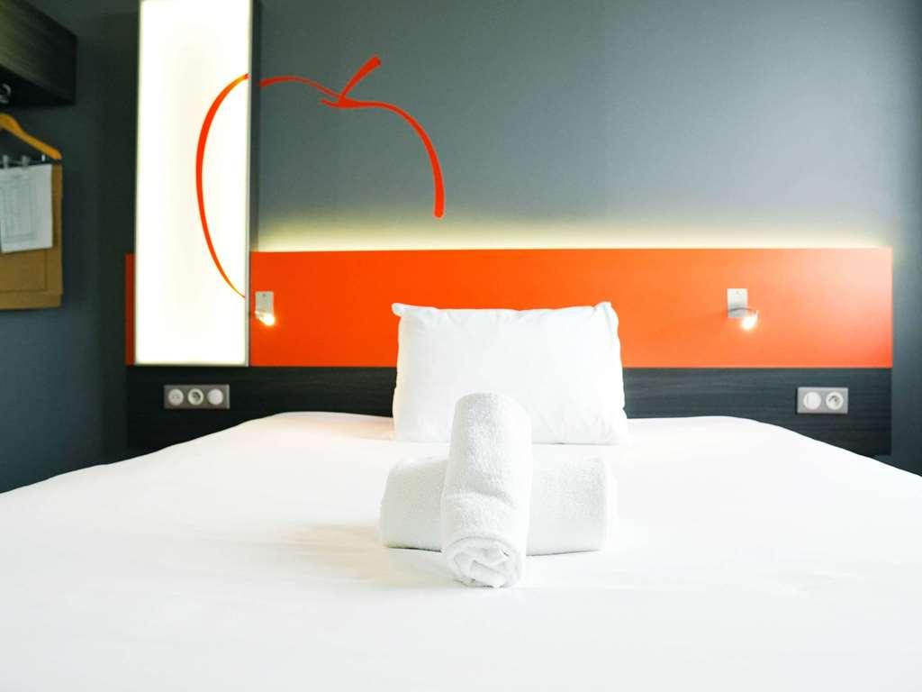Hotel Ibis Styles Caen Centre Gare Habitación foto